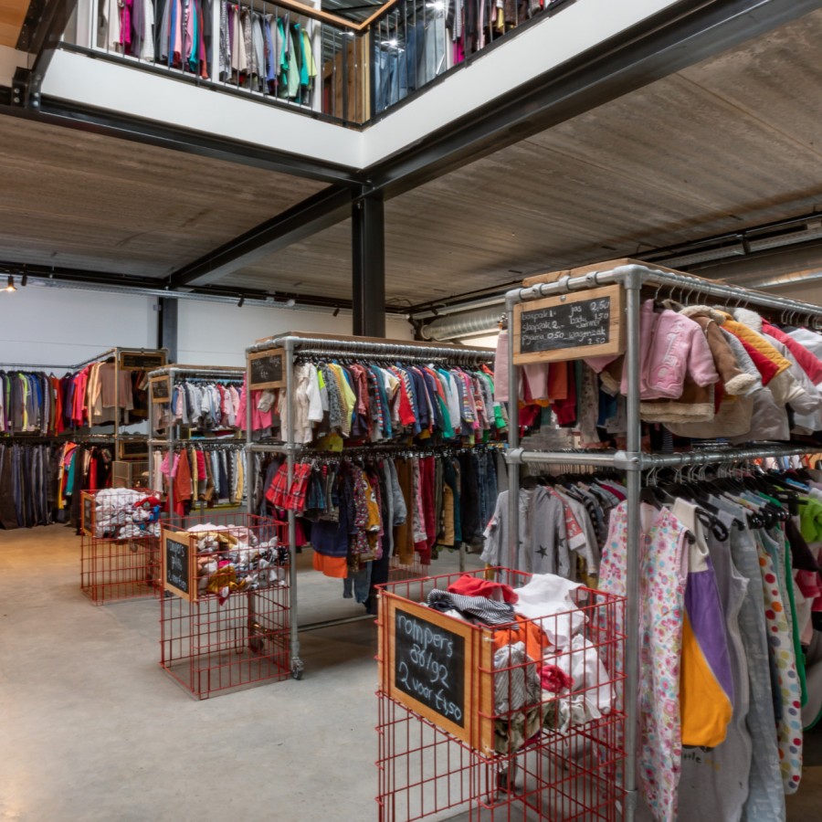 - file://RQ2yHUdrIVEt823F