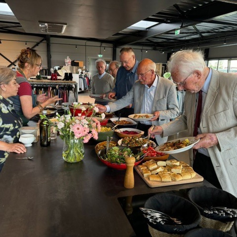 - file://9f4j5JEpAXWOV2q4